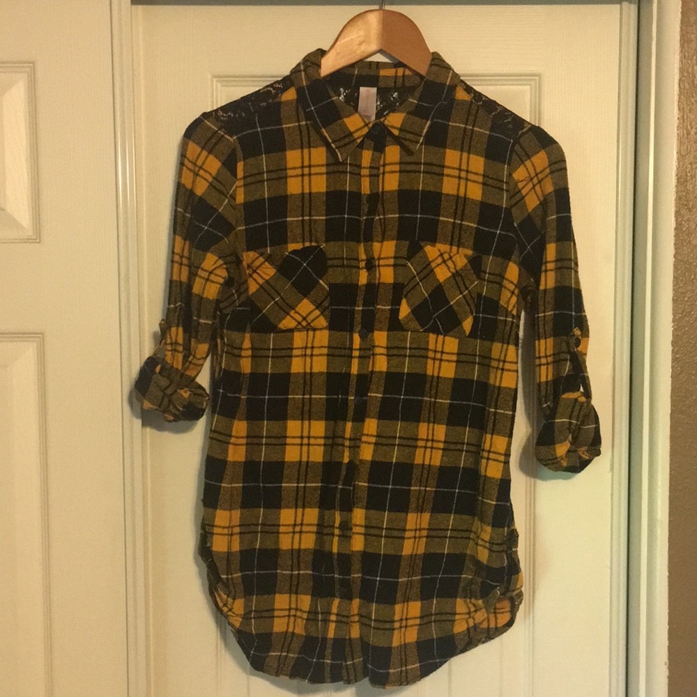 No Boundaries Yellow and Black Plaid Shirt